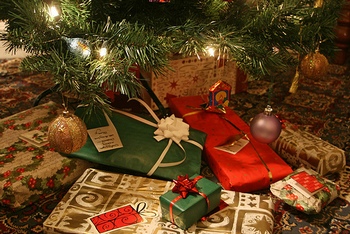 Почему подарки принёс не Дед Мороз?